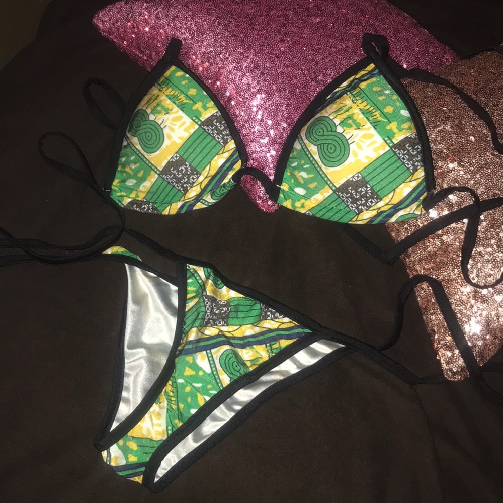 Beautiful bikini!!!  Runs small